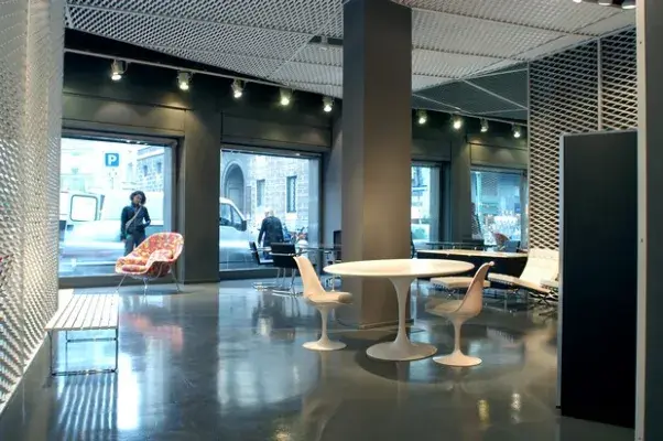 Showroom Knoll